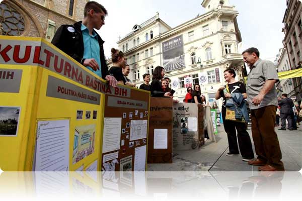 Bosnia More than 35,000 students in Bosnia and Herzegovina participate in Project Citizen every year, and more than one million students have participated in Civitas BiH’s civic education programs over the past 16 years.